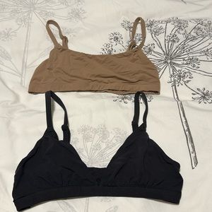 Skims bras size small. Because worn fits more like an extra small